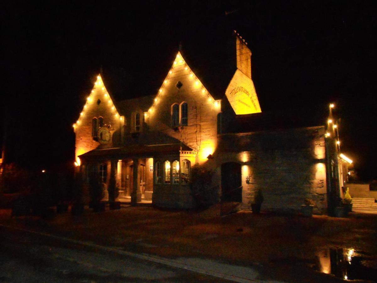 Willoughby Arms Hotel Little Bytham Bagian luar foto