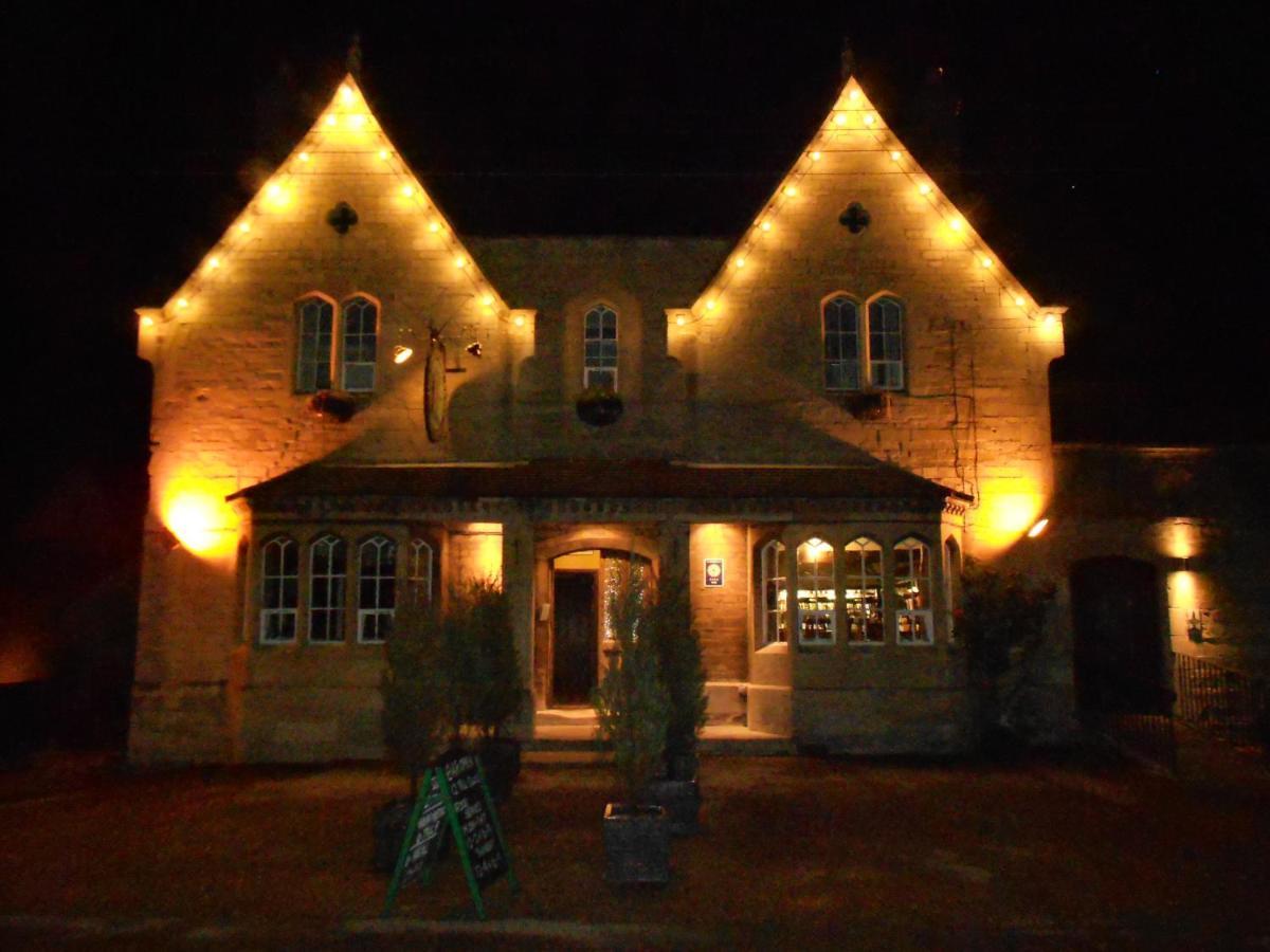 Willoughby Arms Hotel Little Bytham Bagian luar foto