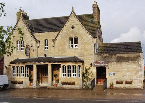 Willoughby Arms Hotel Little Bytham Bagian luar foto
