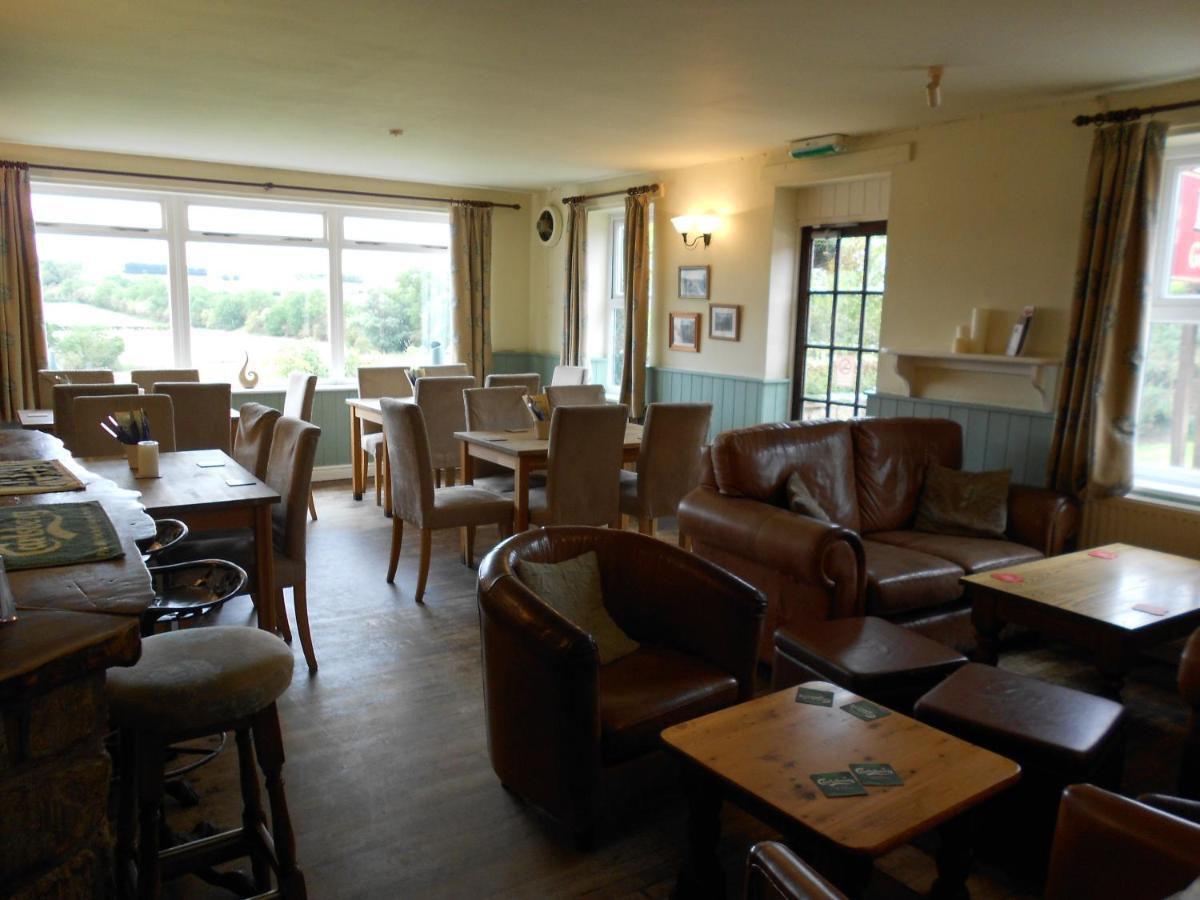 Willoughby Arms Hotel Little Bytham Bagian luar foto
