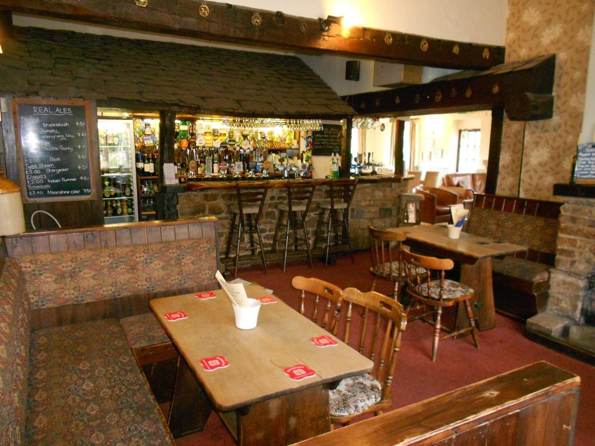 Willoughby Arms Hotel Little Bytham Bagian luar foto